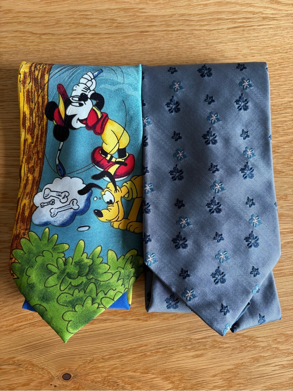 Lot 2 Men's Vintage Ties: Disney Mickey Golf & Tommy Hilfiger Silk USA Made
